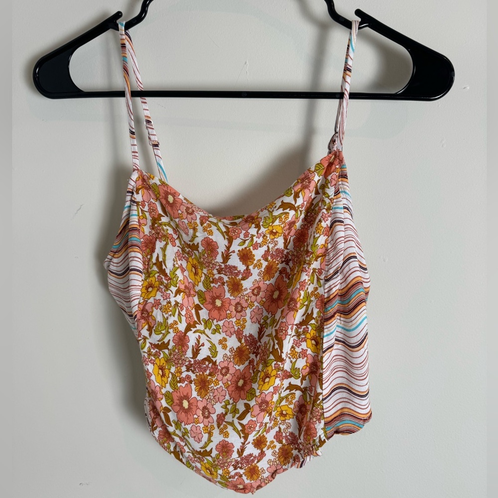 SO Peachy Floral Wavy Stripe Spaghetti Strap Handkerchief Junior’s Tank L